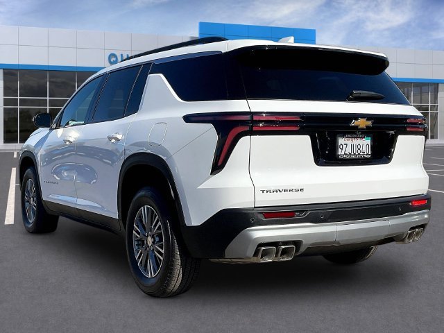 Used 2026 Chevrolet Traverse LT w/ Driver Confidence Package FWD image 3