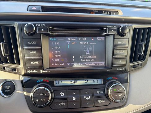 Used 2018 Toyota RAV4 XLE image 10