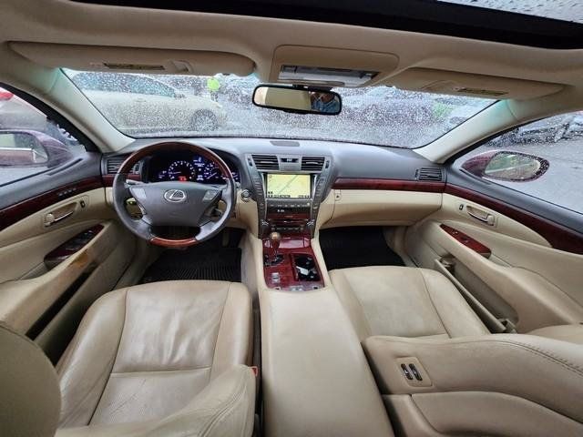 Used 2007 Lexus LS 460 w/ Comfort Pkg RWD image 17