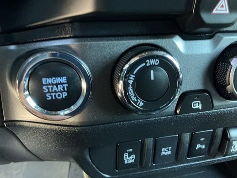 Certified 2023 Toyota Tacoma TRD Off-Road w/ TRD Premium Off Road Package AWD/4WD image 19