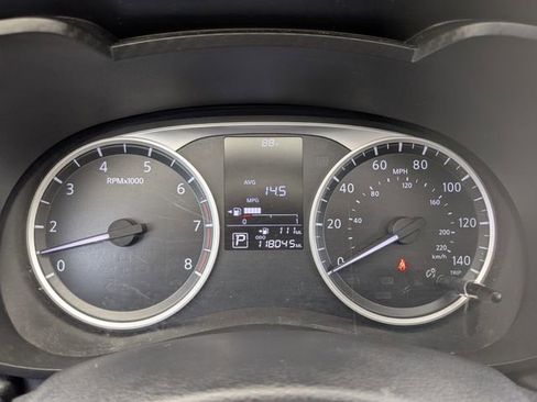 Used 2020 Nissan Versa S FWD image 28