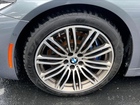 Used 2020 BMW M550i xDrive image 12