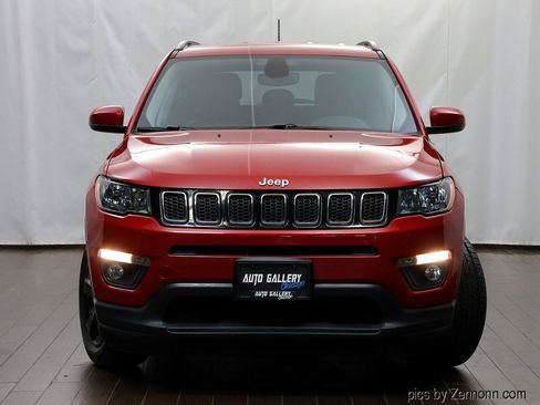 Used 2019 Jeep Compass Latitude FWD image 5