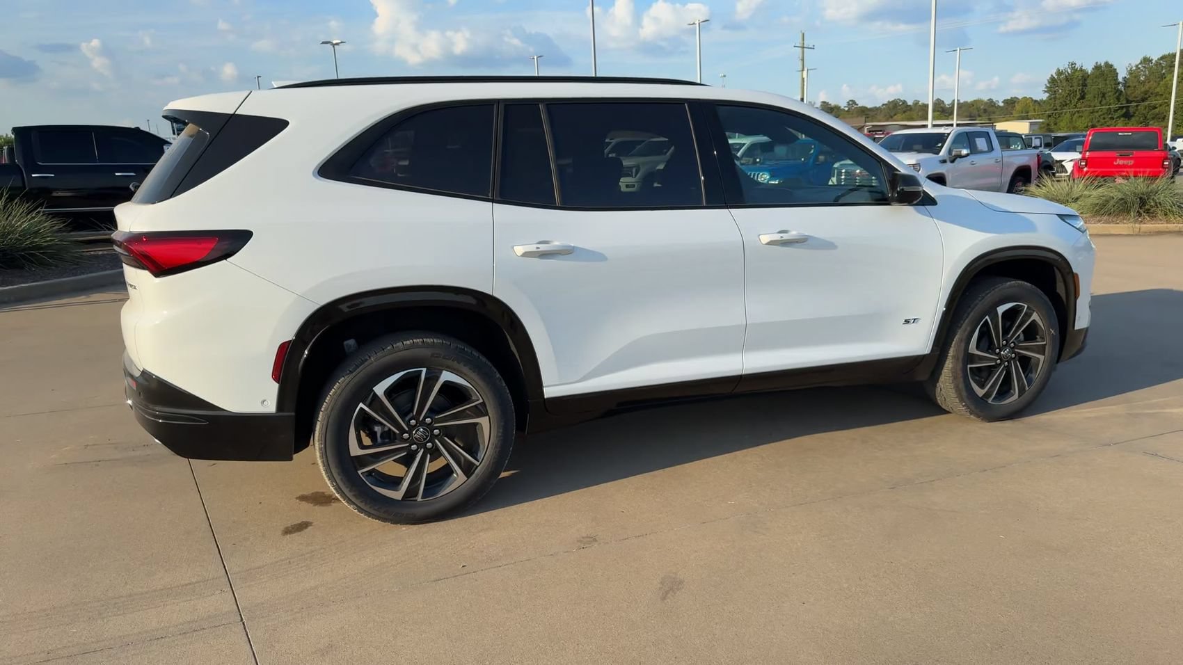 New 2027 Buick Enclave Sport Touring w/ Super Cruise Package FWD image 8