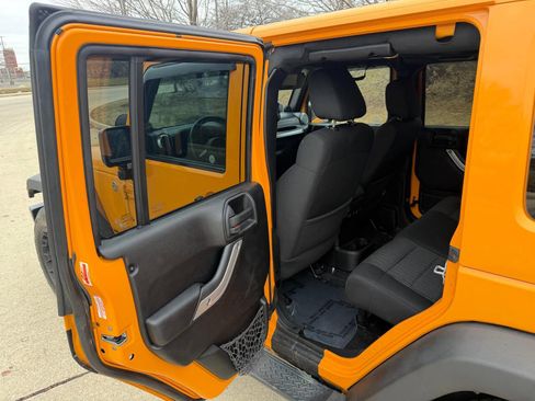 Used 2012 Jeep Wrangler Unlimited Sahara w/ Dual Top Group image 34