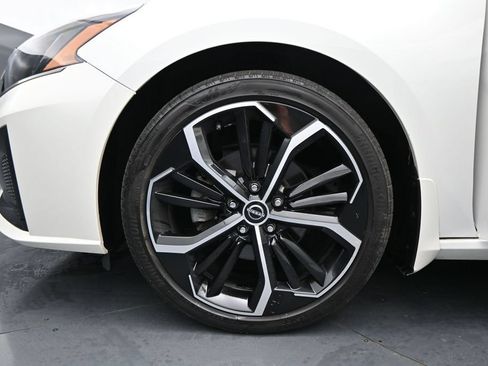 Used 2023 Nissan Altima 2.5 SR w/ SR Premium Package FWD image 28