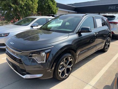 Certified 2025 Kia Niro EX Touring FWD image 4