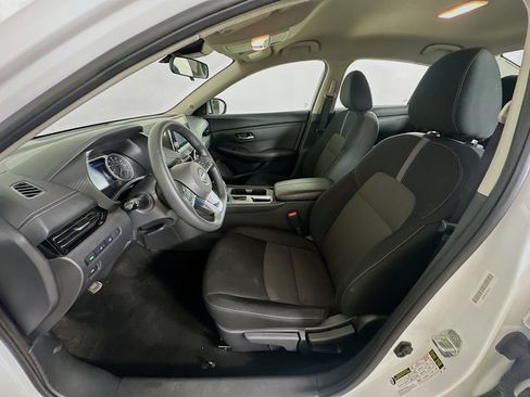 Used 2025 Nissan Sentra SV FWD image 13