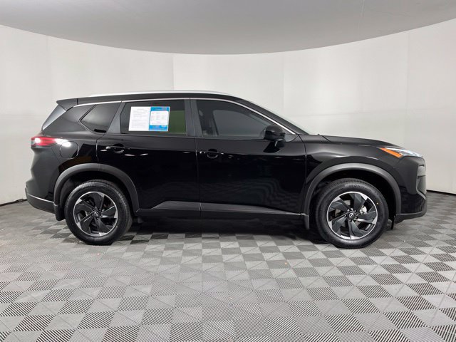Used 2024 Nissan Rogue SV w/ SV Premium Package FWD image 13