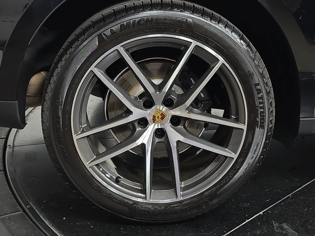 Certified 2026 Porsche Macan AWD/4WD image 29