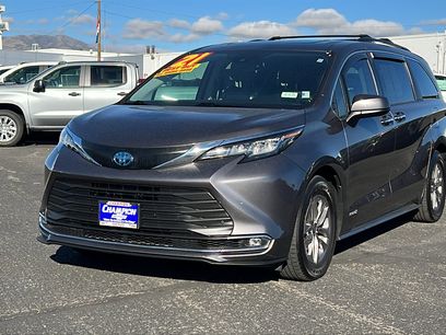 Used 2021 Toyota Sienna XLE