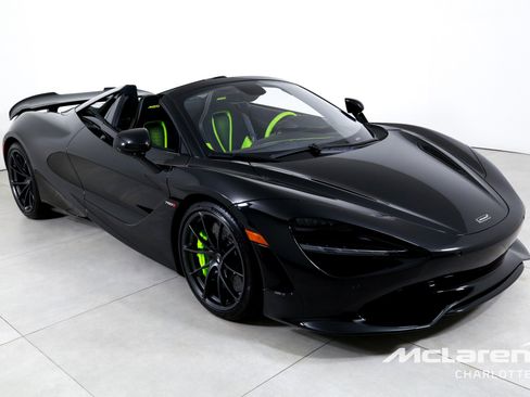 New 2026 McLaren 750S Spider RWD image 4