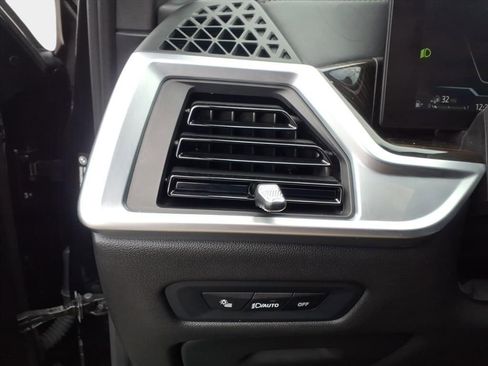 Used 2025 BMW X5 xDrive50e image 26