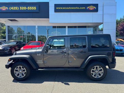 Used 2014 Jeep Wrangler Unlimited Sport w/ Quick Order Package 24S AWD/4WD image 2