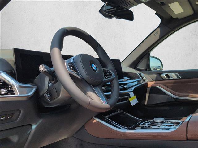 Used 2026 BMW X5 xDrive40i w/ M Sport Package AWD/4WD image 3