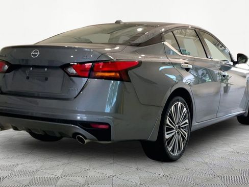 Used 2024 Nissan Altima 2.5 SL AWD/4WD image 5