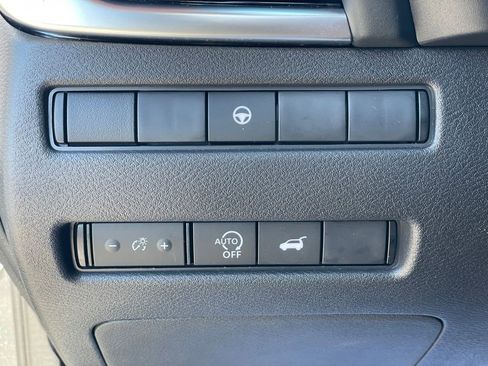 Certified 2024 Nissan Rogue SL w/ SL Premium Package image 19