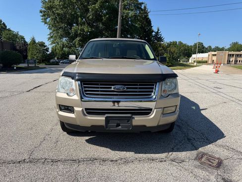 Used 2007 Ford Explorer XLT AWD/4WD image 2