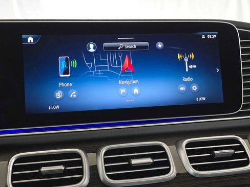 Used 2026 Mercedes-Benz GLS 450 4MATIC image 31