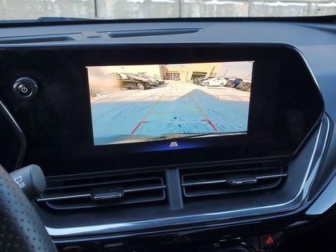 Used 2024 Chevrolet Trax RS w/ Sunroof Package image 28