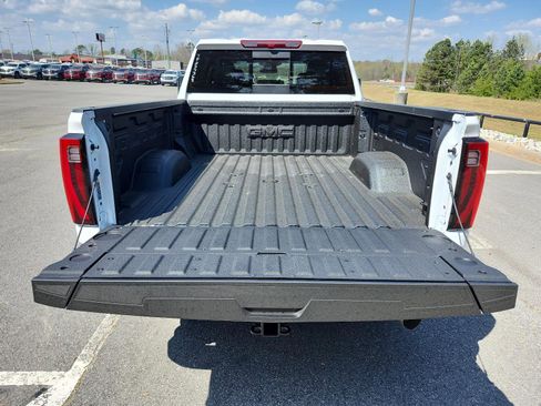 New 2026 GMC Sierra 2500 SLT image 7