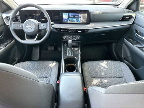 Used 2025 Nissan Kicks SV image 25