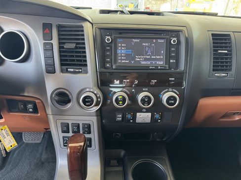 Used 2015 Toyota Sequoia Platinum AWD/4WD image 19