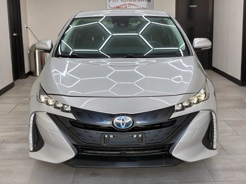Used 2018 Toyota Prius Prime Plus w/ Carpet Mat Package FWD image 14