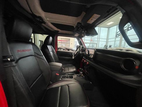 Used 2024 Jeep Wrangler Unlimited Rubicon image 12