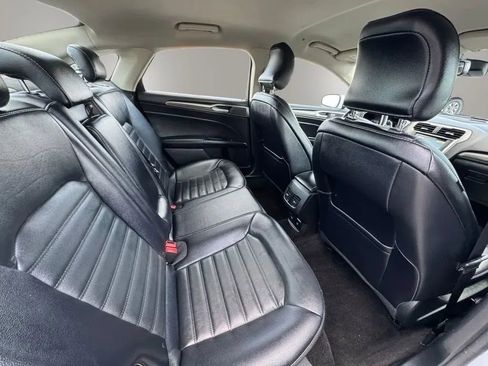 Used 2018 Ford Fusion SE w/ Equipment Group 602A FWD image 13