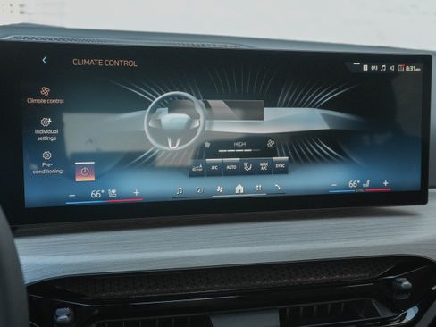 Certified 2025 BMW 330i Sedan RWD image 23