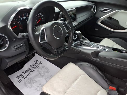 Used 2017 Chevrolet Camaro LT RWD image 20