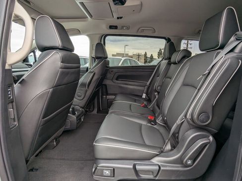 New 2026 Honda Odyssey Touring image 17