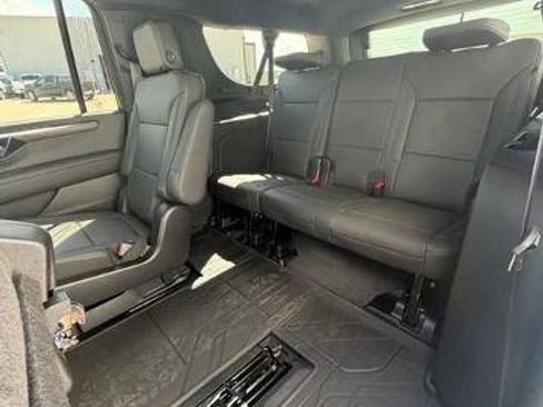 New 2026 Chevrolet Suburban LT w/ Comfort Package AWD/4WD image 13