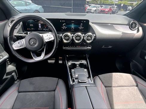 Used 2023 Mercedes-Benz GLA 35 AMG 4MATIC image 7