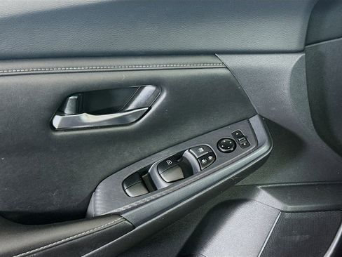 Used 2024 Nissan Sentra SV image 15