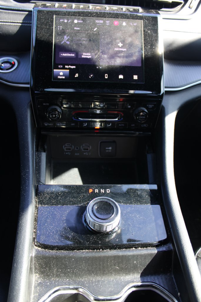 Used 2024 Jeep Grand Cherokee L Altitude AWD/4WD image 29