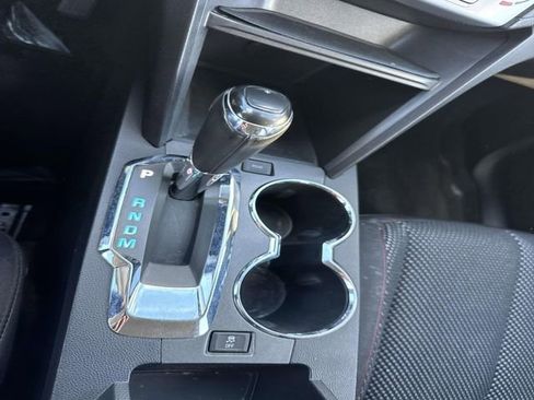 Used 2017 Chevrolet Equinox LT w/ Convenience Package image 16