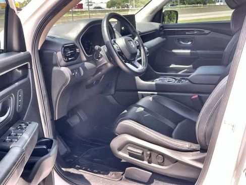Certified 2025 Honda Pilot EX-L image 3