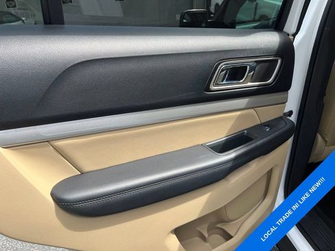 Used 2016 Ford Explorer XLT w/ Equipment Group 202A FWD image 13
