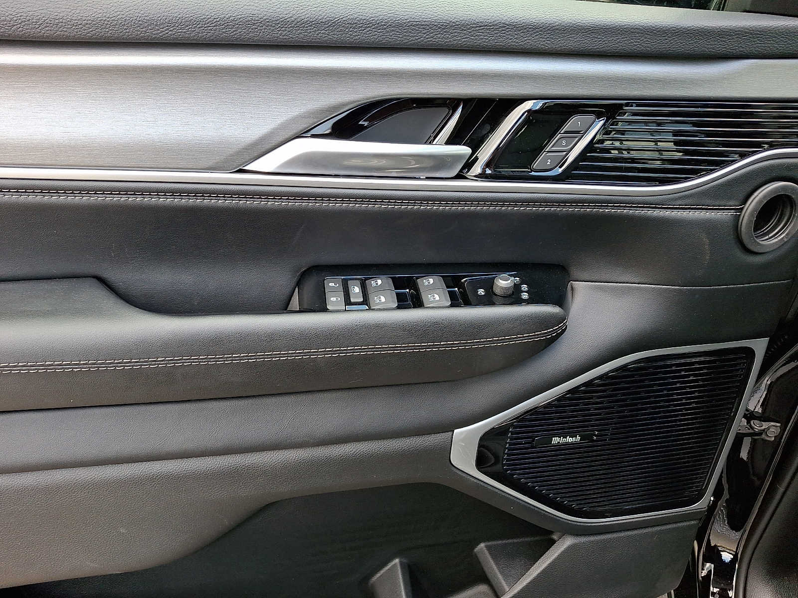 New 2026 Jeep Grand Wagoneer Limited AWD/4WD image 8