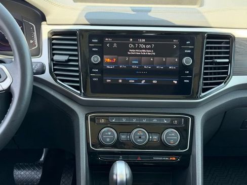 Used 2023 Volkswagen Atlas SE AWD/4WD image 17