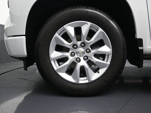 Used 2024 Chevrolet Silverado 1500 Custom image 10