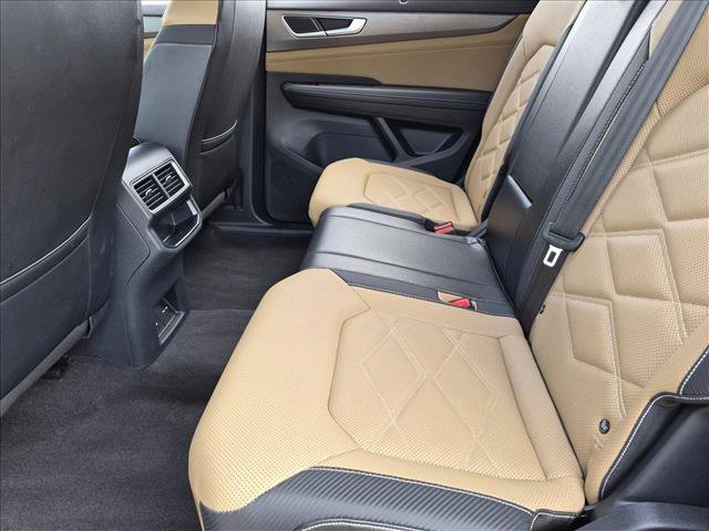 Used 2024 Volkswagen Atlas Cross Sport SE FWD image 17