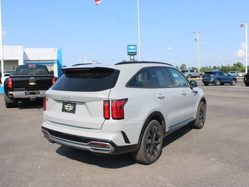 Used 2023 Kia Sorento SX FWD image 9