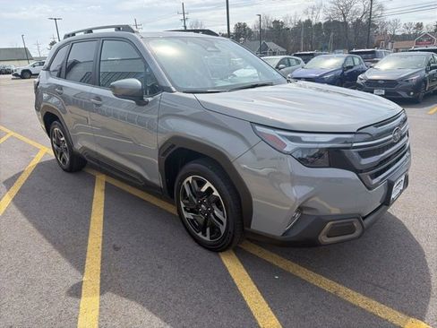 Used 2025 Subaru Forester Limited image 3