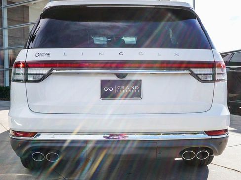 Used 2020 Lincoln Aviator Reserve w/ Equipment Group 201A AWD/4WD image 10