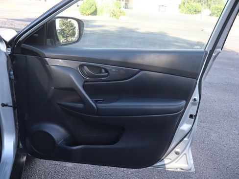 Used 2019 Nissan Rogue S AWD/4WD image 26