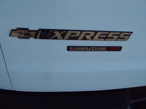 Used 2014 Chevrolet Express 1500 AWD image 38