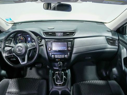 Used 2018 Nissan Rogue SV FWD image 18